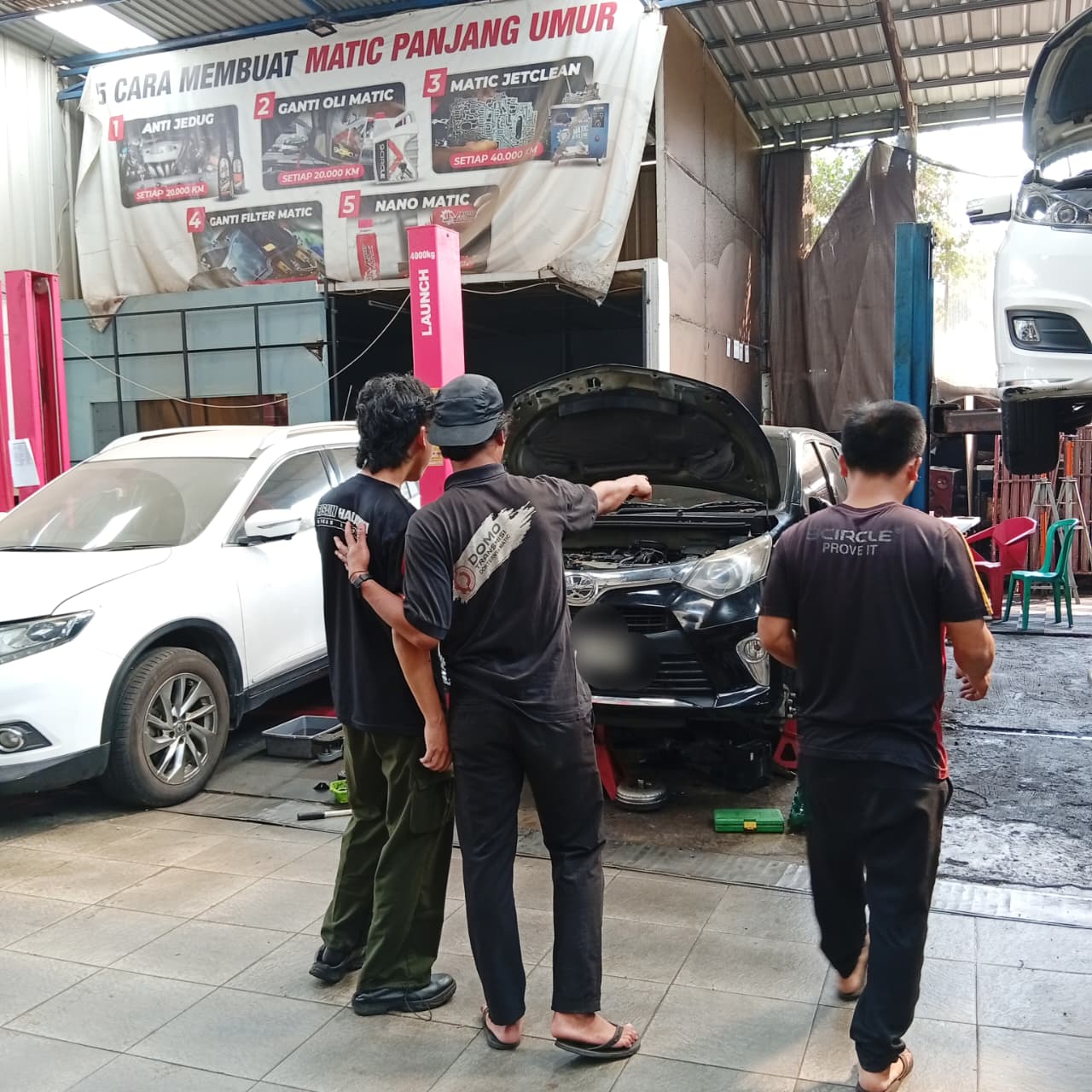 Rawat Kendaraan Anda di Bengkel Mobil Daihatsu Luxio Matic Jakarta Barat Optimal